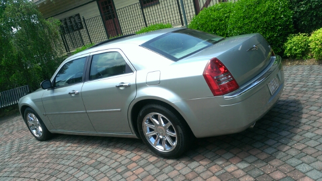 2006 Chrysler 300C Base