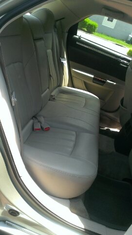 2006 Chrysler 300C Base