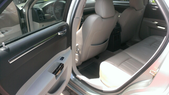 2006 Chrysler 300C Base