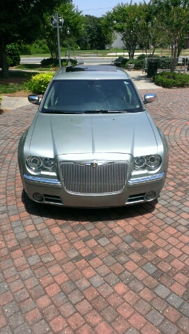 2006 Chrysler 300C Base