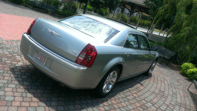 2006 Chrysler 300C Base