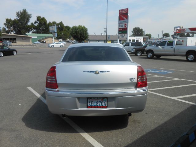 2006 Chrysler 300C C240 4dr Sdn 2.6L Sedan