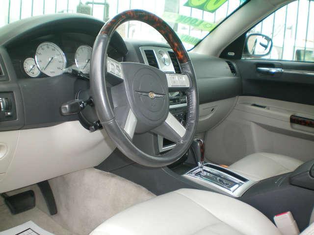 2006 Chrysler 300C Regular Cab