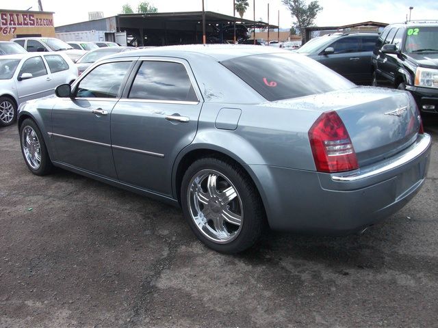 2006 Chrysler 300C Regular Cab