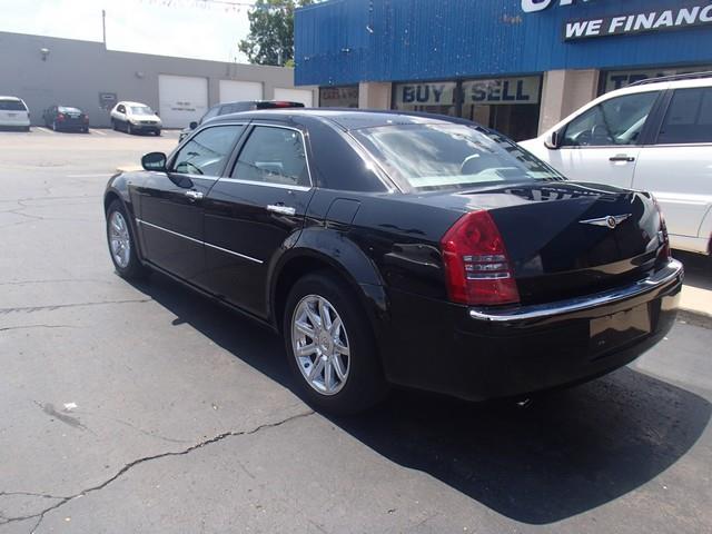 2006 Chrysler 300C Regular Cab