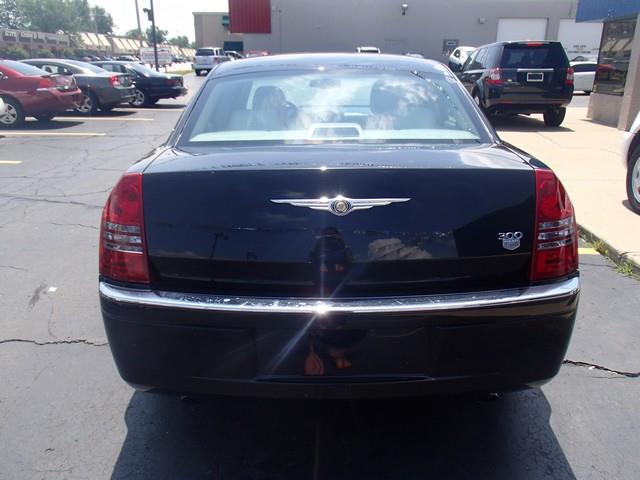 2006 Chrysler 300C Regular Cab