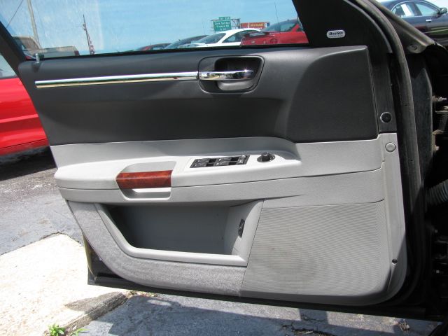 2006 Chrysler 300C Regular Cab