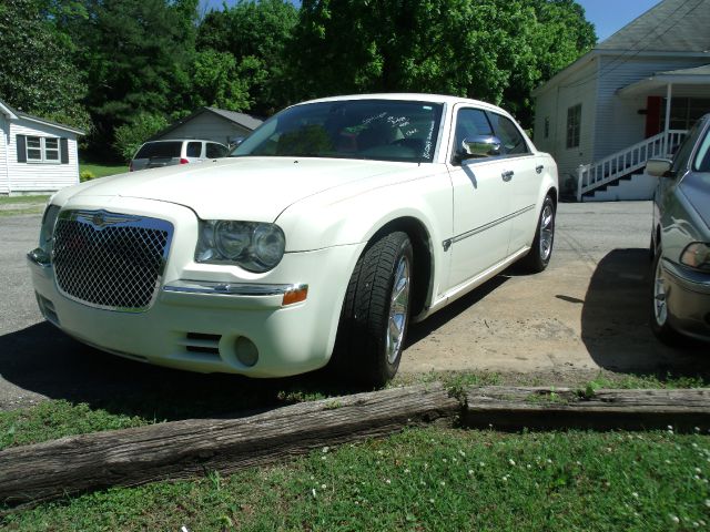 2006 Chrysler 300C Regular Cab