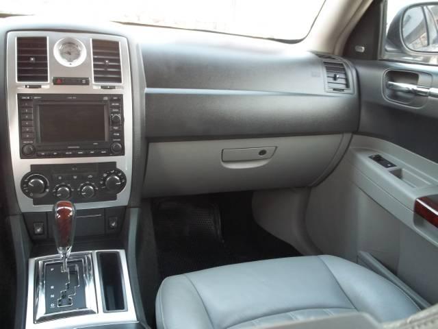 2006 Chrysler 300C Unknown