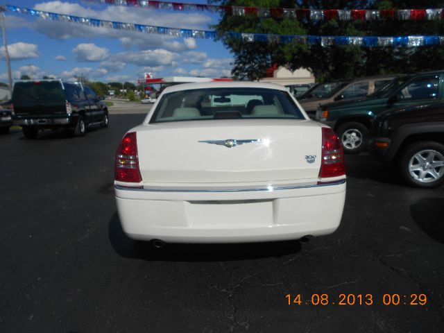 2006 Chrysler 300C Regular Cab