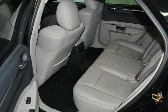 2006 Chrysler 300C Regular Cab