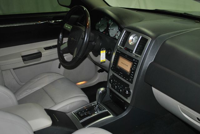2006 Chrysler 300C Regular Cab