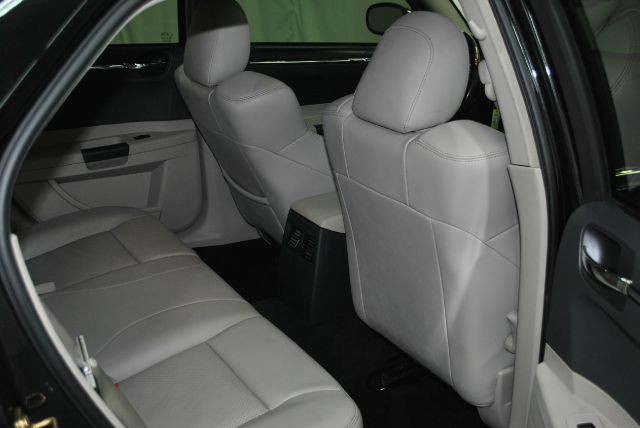 2006 Chrysler 300C Regular Cab