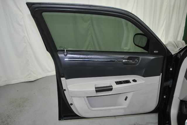 2006 Chrysler 300C Regular Cab
