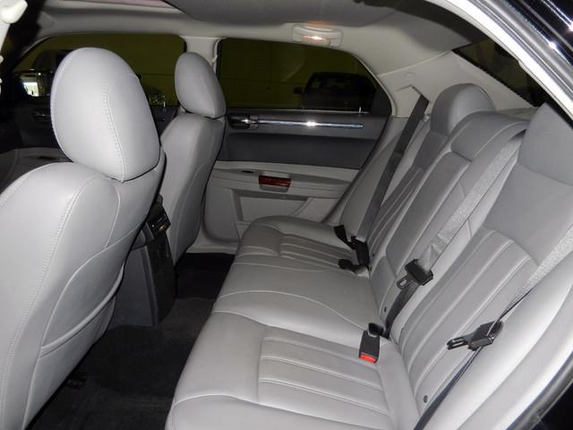 2006 Chrysler 300C Regular Cab