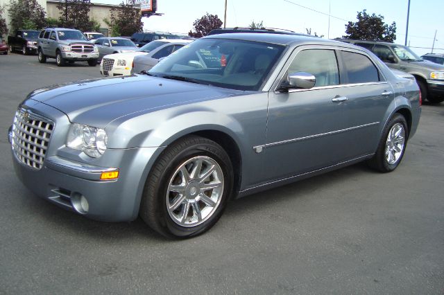 2006 Chrysler 300C Regular Cab