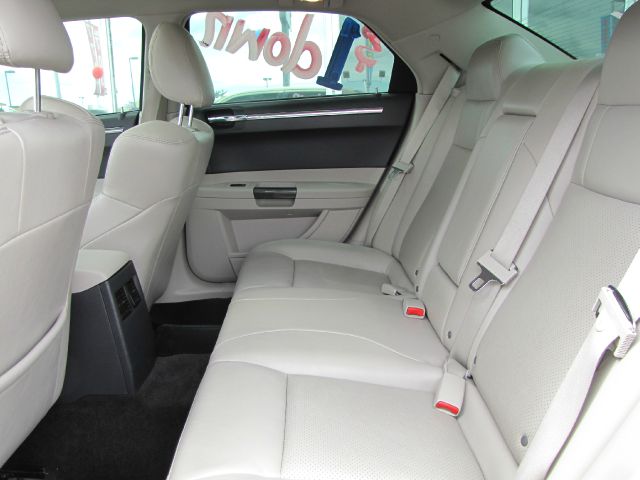 2006 Chrysler 300C Regular Cab