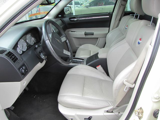 2006 Chrysler 300C Regular Cab