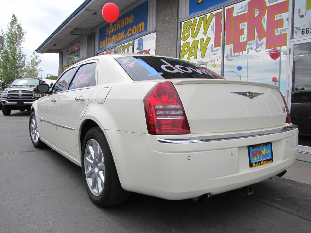 2006 Chrysler 300C Regular Cab