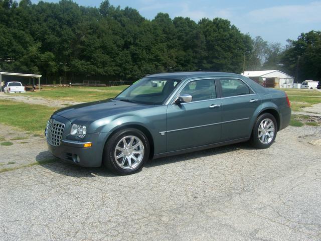 2006 Chrysler 300C Base