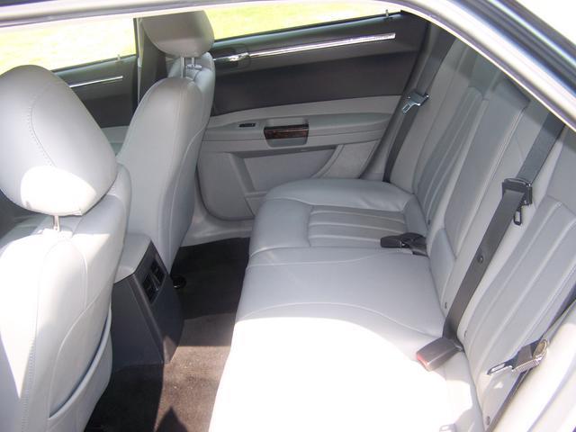 2006 Chrysler 300C Base