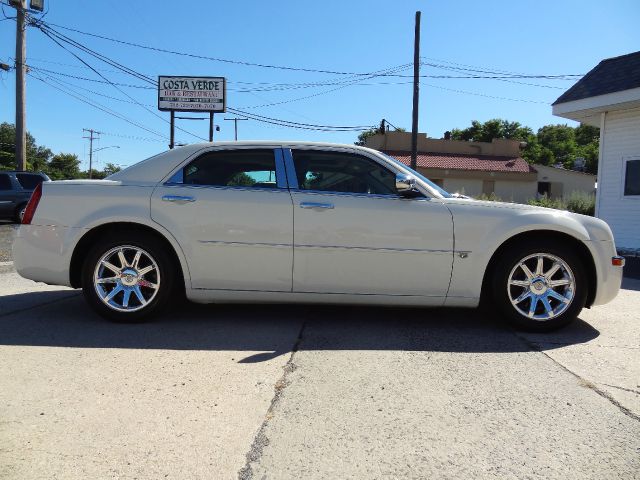 2006 Chrysler 300C Unknown