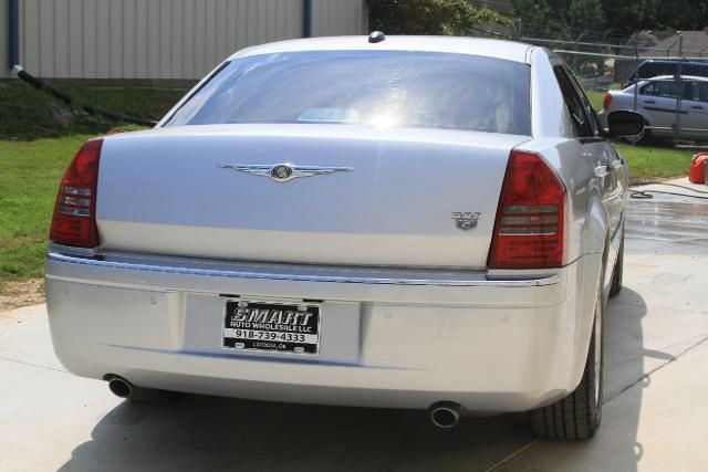 2006 Chrysler 300C Regular Cab