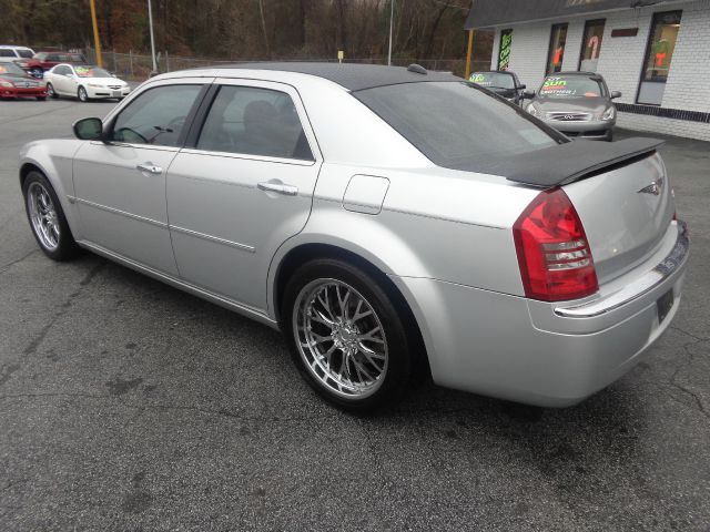 2006 Chrysler 300C Regular Cab