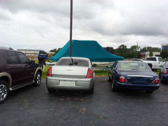 2006 Chrysler 300C Regular Cab