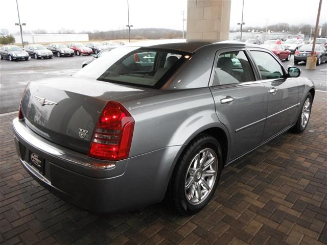 2006 Chrysler 300C SE 5.6