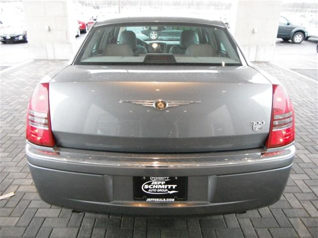 2006 Chrysler 300C SE 5.6