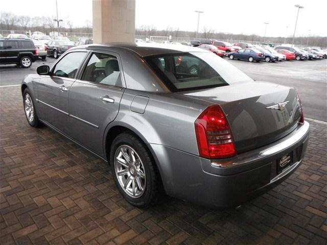 2006 Chrysler 300C SE 5.6
