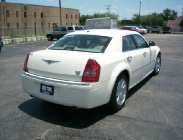2007 Chrysler 300C Regular Cab