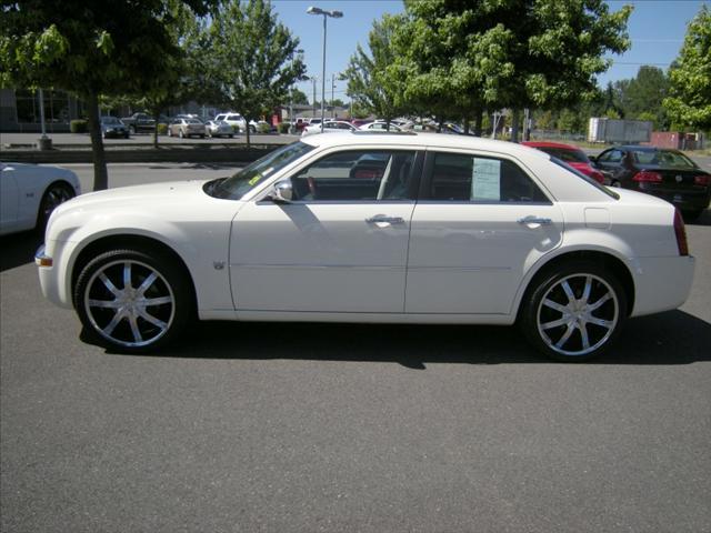2007 Chrysler 300C Unknown