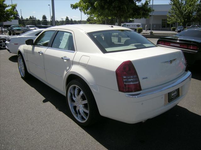 2007 Chrysler 300C Unknown
