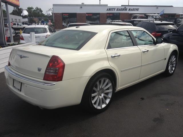 2007 Chrysler 300C Regular Cab