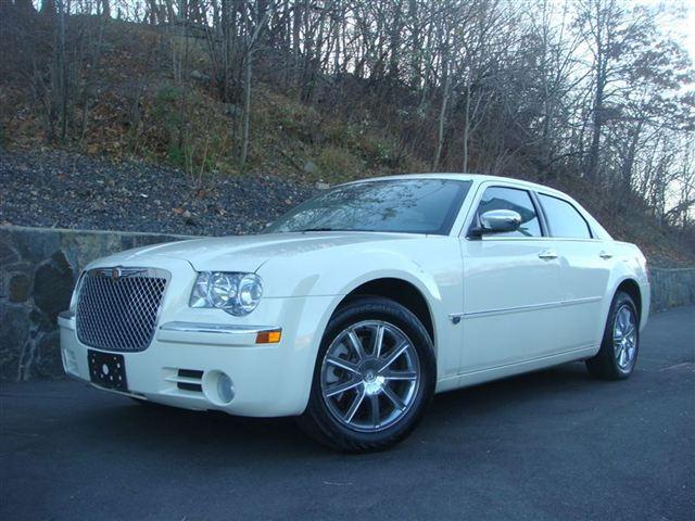 2007 Chrysler 300C 4WD Reg Cab 140.5 SLT