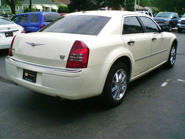 2007 Chrysler 300C Base