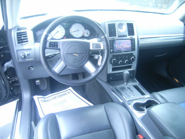 2008 Chrysler 300C XLS 4WD
