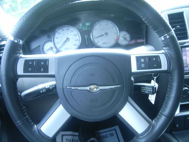 2008 Chrysler 300C XLS 4WD