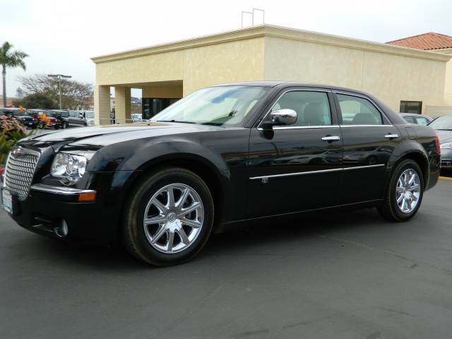 2009 Chrysler 300C Base