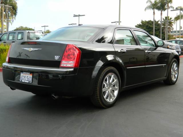 2009 Chrysler 300C Base