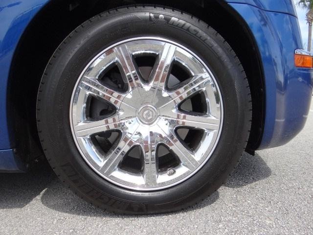 2009 Chrysler 300C Base