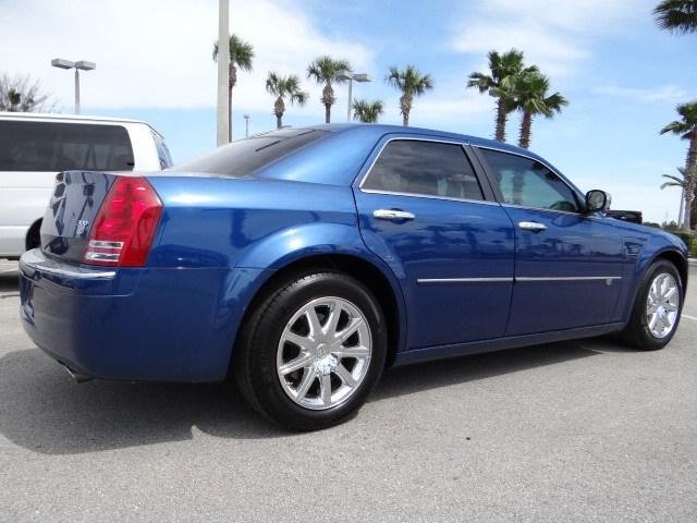 2009 Chrysler 300C Base