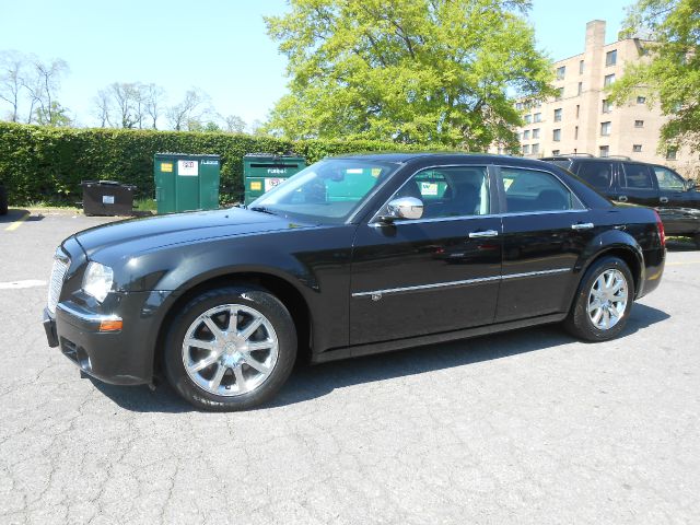 2009 Chrysler 300C SLT Luxury 4x4