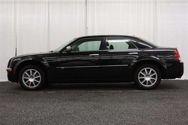 2009 Chrysler 300C Base