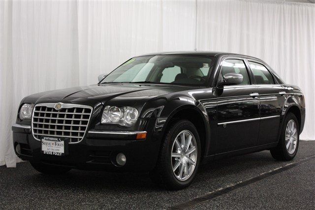 2009 Chrysler 300C Base