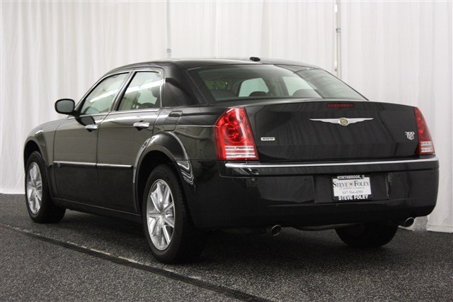 2009 Chrysler 300C Base