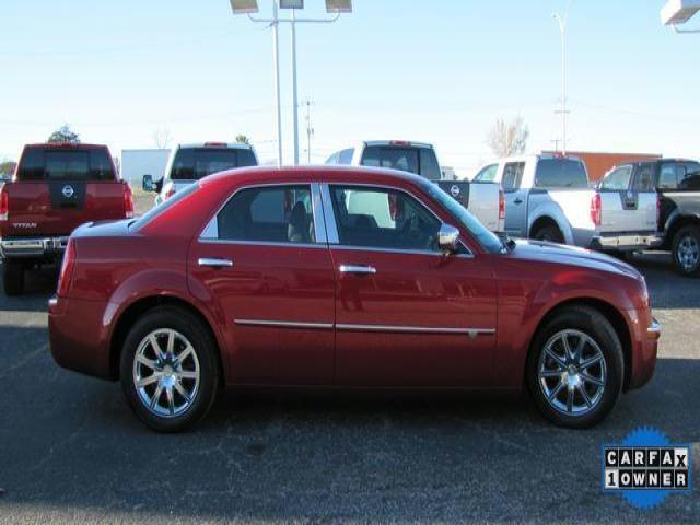 2009 Chrysler 300C Base