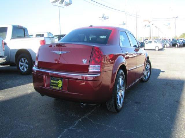 2009 Chrysler 300C Base